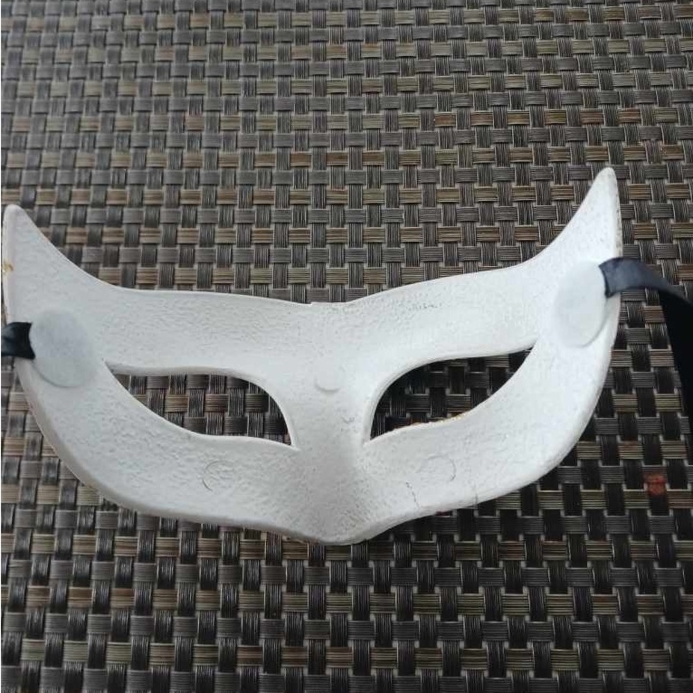Two Masquerade Party Face Masks - Picture 6 of 7
